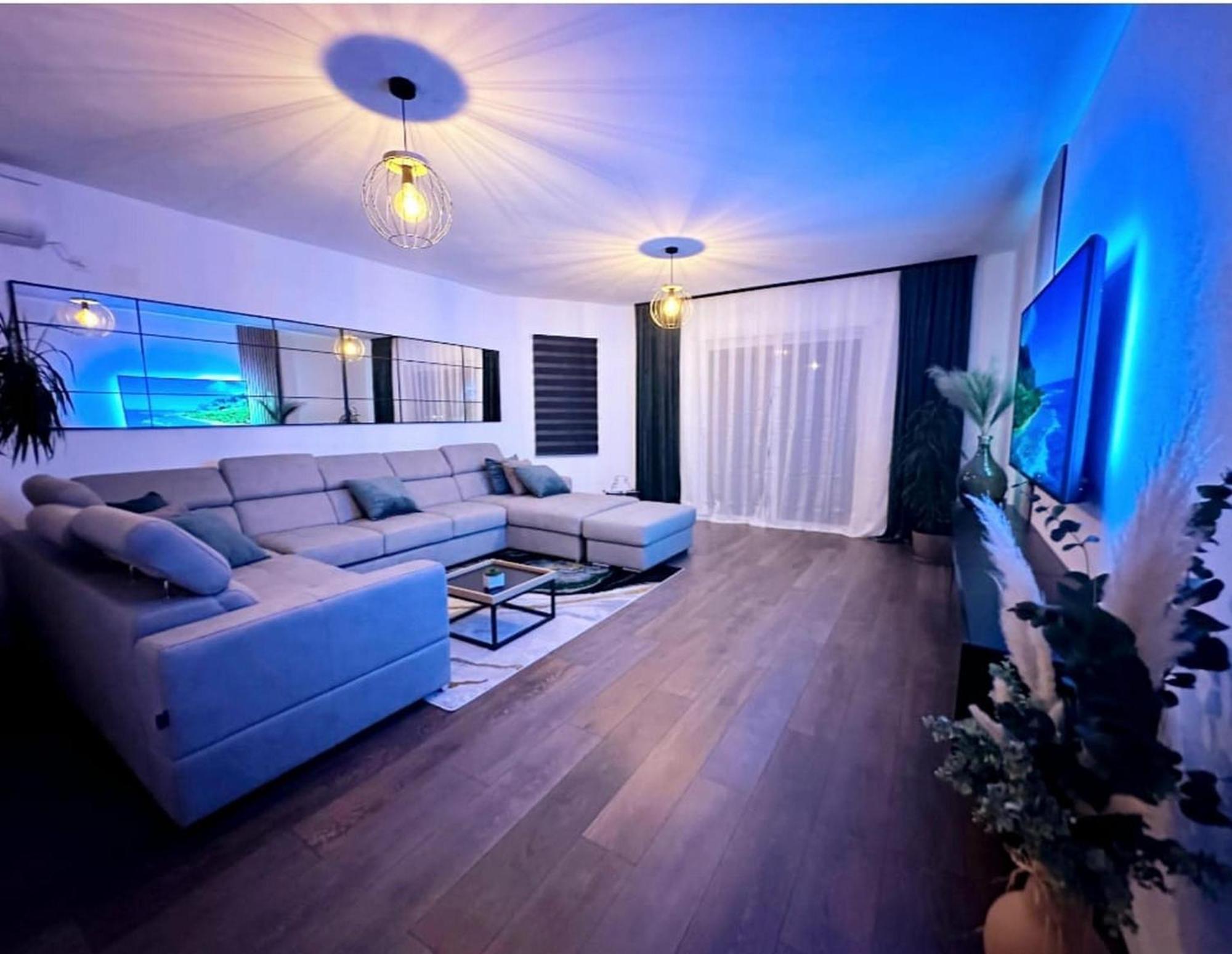 Holiday Home Chester With Heated Pool Каштела Экстерьер фото