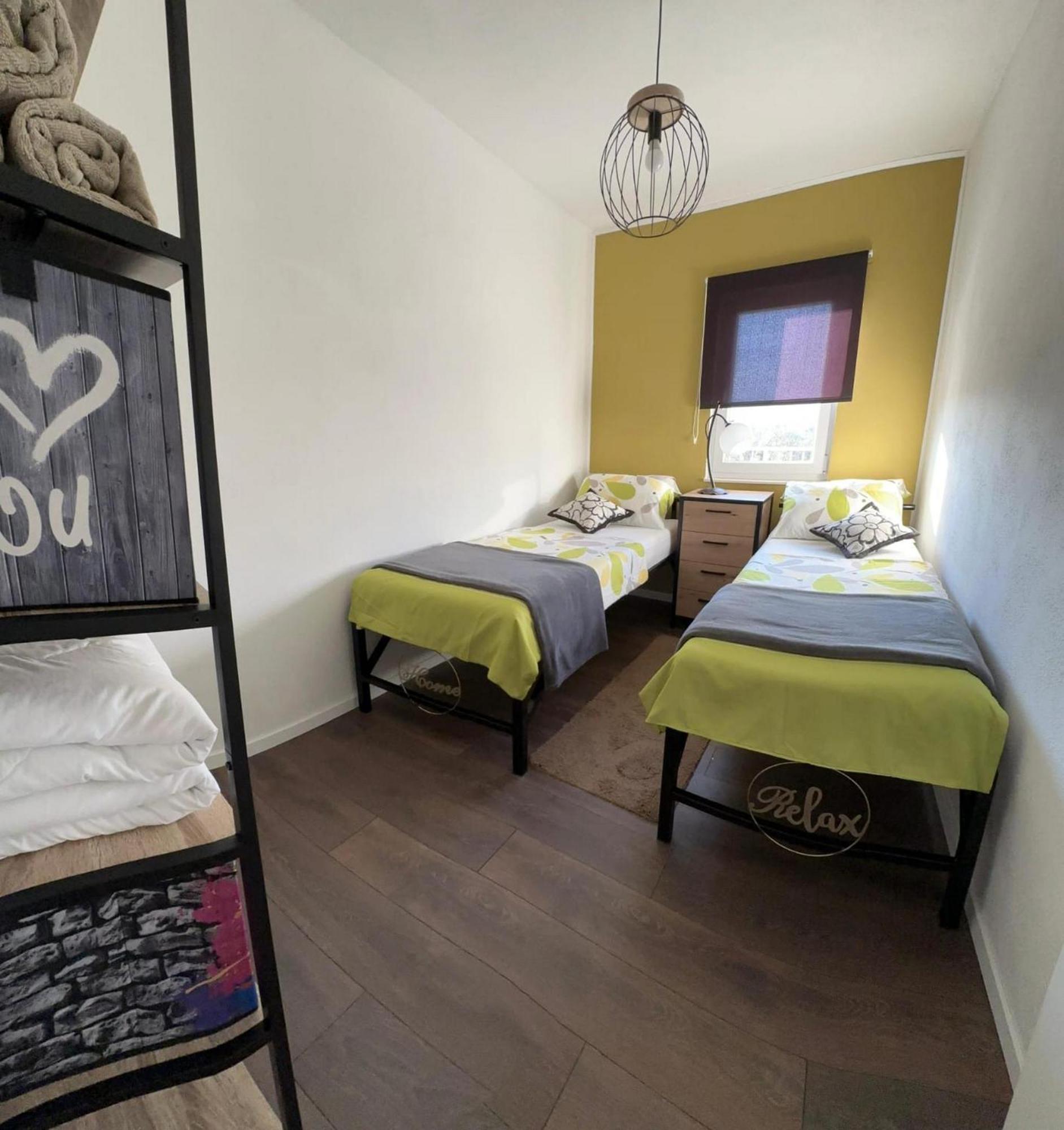Holiday Home Chester With Heated Pool Каштела Экстерьер фото