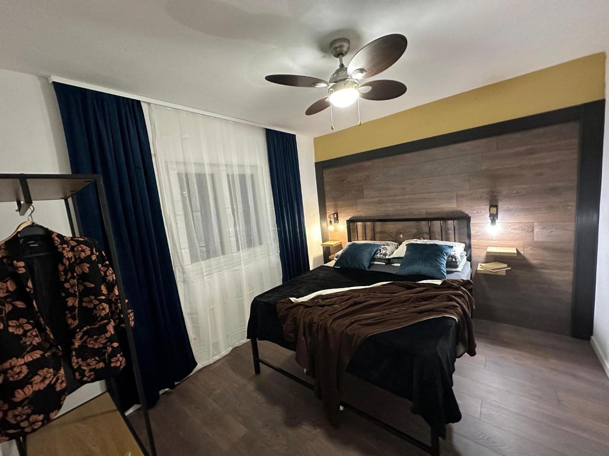 Holiday Home Chester With Heated Pool Каштела Экстерьер фото