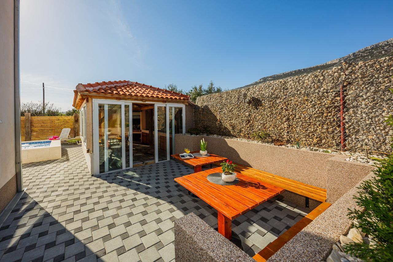 Holiday Home Chester With Heated Pool Каштела Экстерьер фото